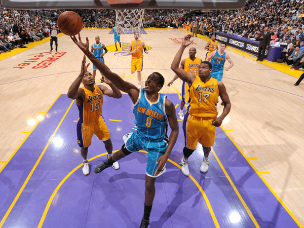 来减轻防守 来减轻防守