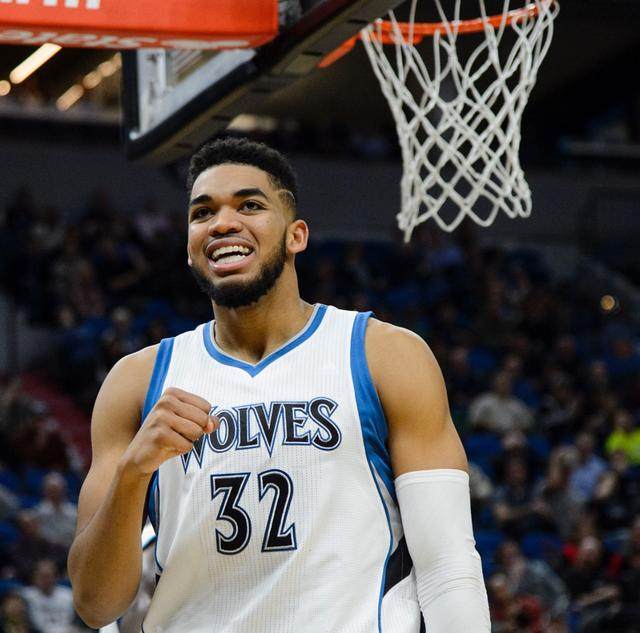 键战中脱颖 键战中脱颖