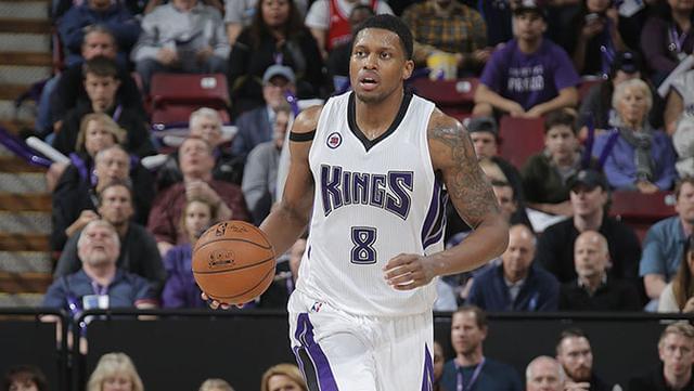 其他队员虽 其他队员虽