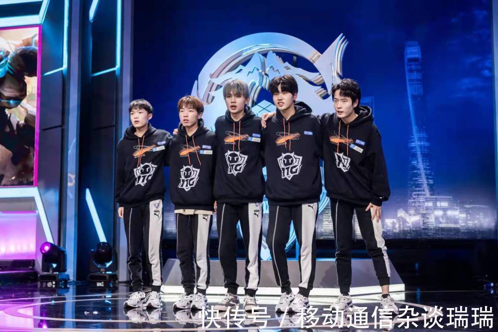 感到不满 感到不满